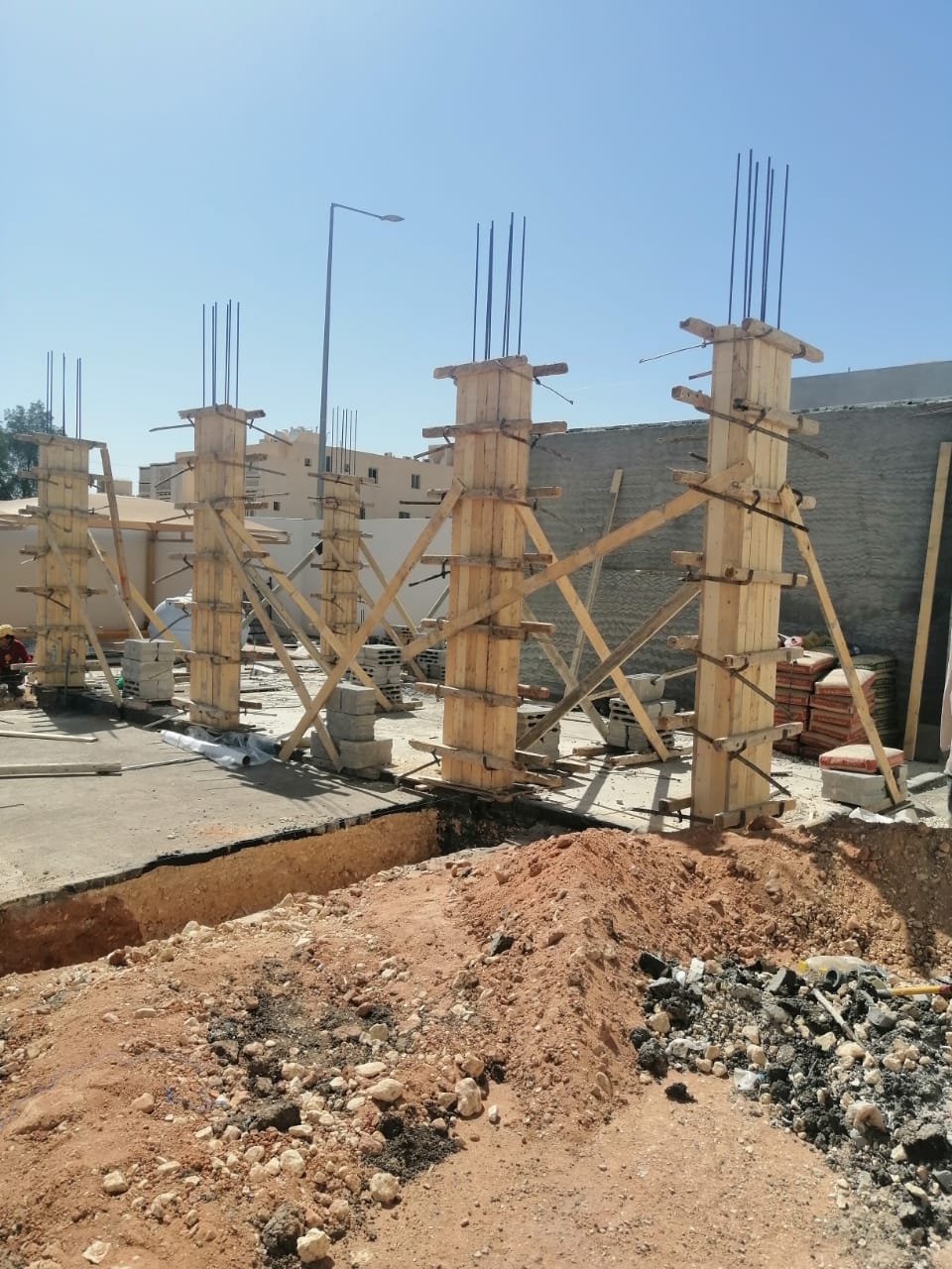 شركة بناء بالرياض شركة بن غازي لبناء المنازل والفلل  مقاول تسليم مفتاح وترميم · مقاولات عظم وملاحق بأسعار مناسبة · مقاول بناء وترميم بالرياض · بن غازي لبناء المنازل والفلل - مقاول تسليم مفتاح بأعلى معايير الجودة والتميز. نقدم خدمات بناء وترميم متكاملة بأسعار تنافسية. ثقوا بخبرتنا لتحقيق أحلامكم العمرانية. تسلبم مفتتاح خبره 37 سنه · مقاول ملاحق ترميم · مقاول بناء ملاحق ترميم  بجودة عالية واقل الاسعار